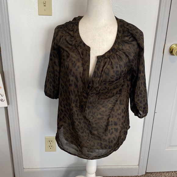 LOFT Tops - Cheetah sheer top😻